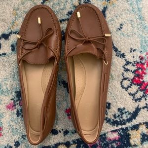 Michael Kors flats with tie on toe